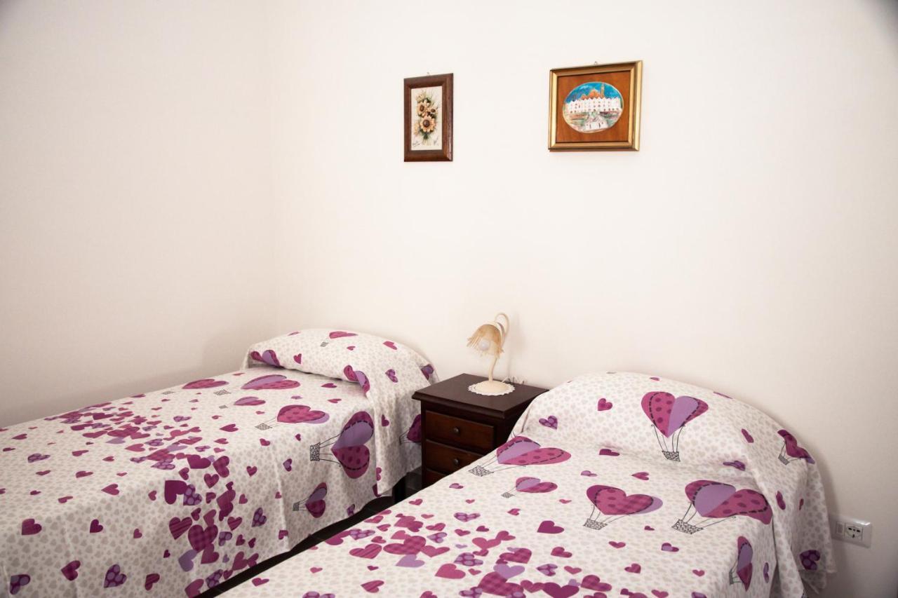 Trulli Donna Isabella 2 Bed & Breakfast โลโกโรตอนโด ภายนอก รูปภาพ